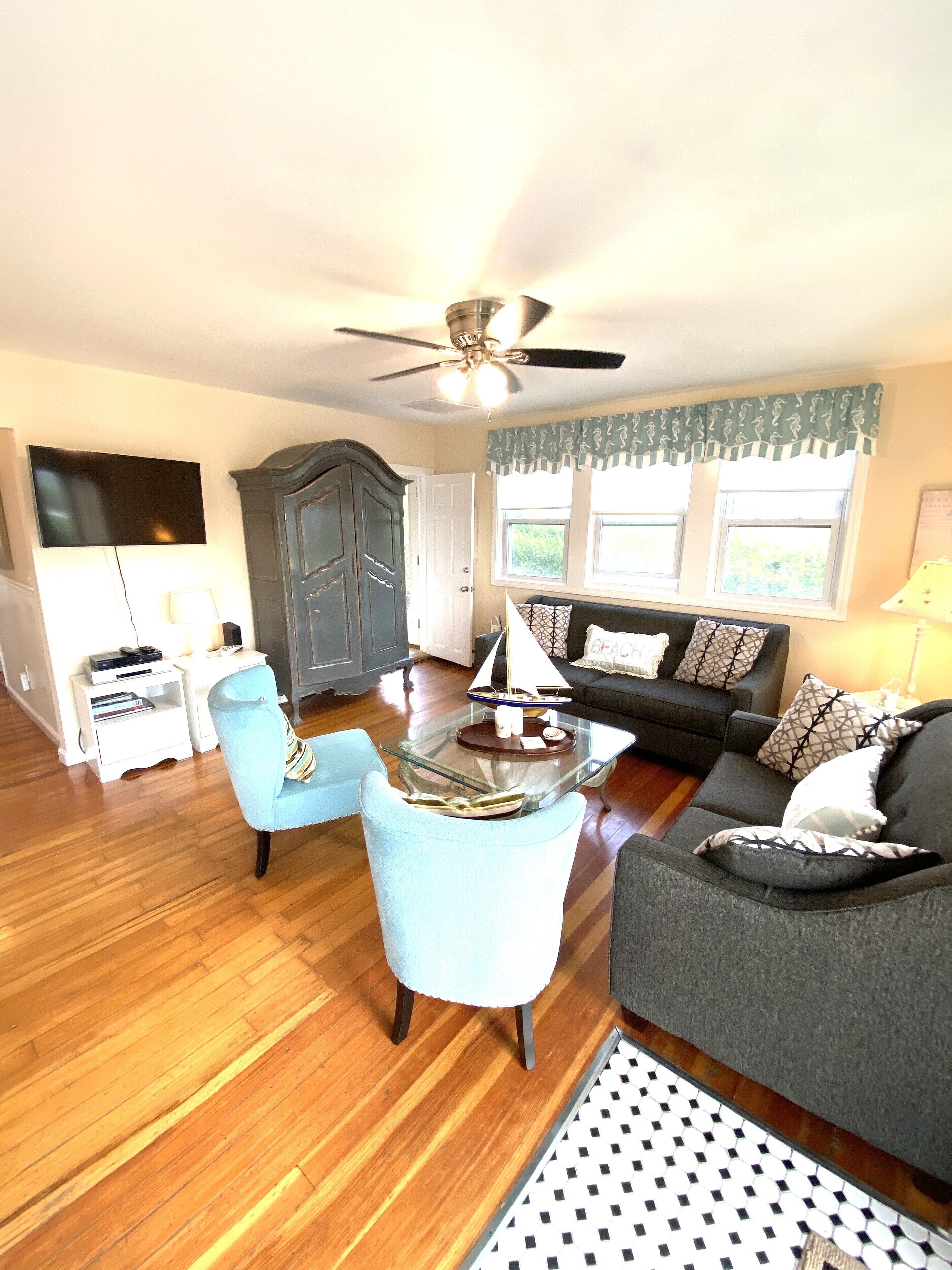 Magnificent Ocean Views ~ Big Back Yard ~ Fabulous Roof Top Deck ~ Sunsets!