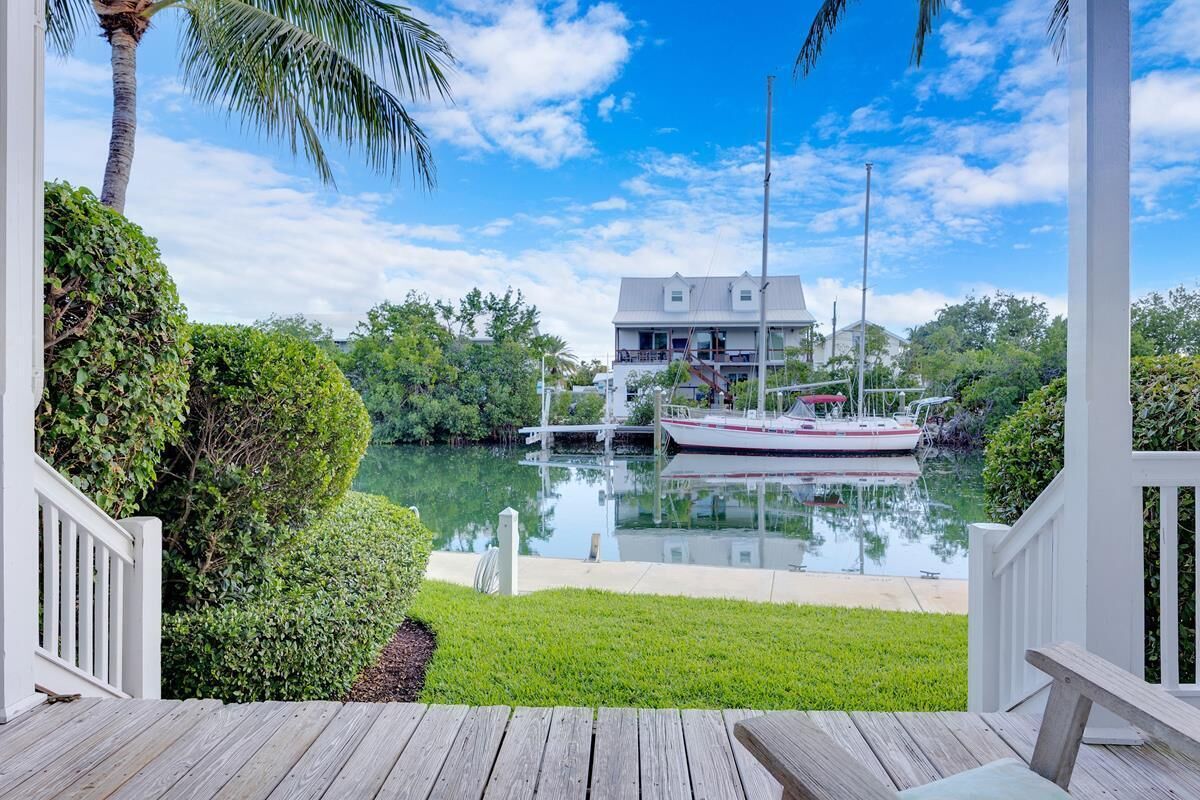 Coral Lagoon Villa 5 with Pool, Dockage, and Marina