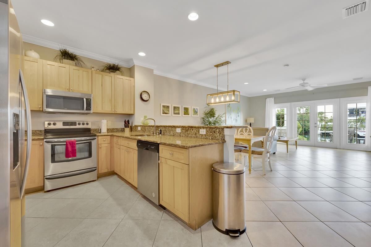 Coral Lagoon Villa 5 with Pool, Dockage, and Marina