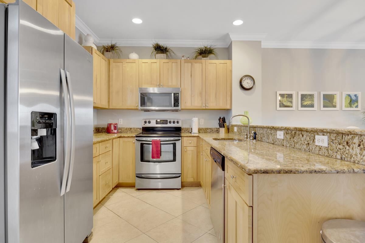 Coral Lagoon Villa 5 with Pool, Dockage, and Marina