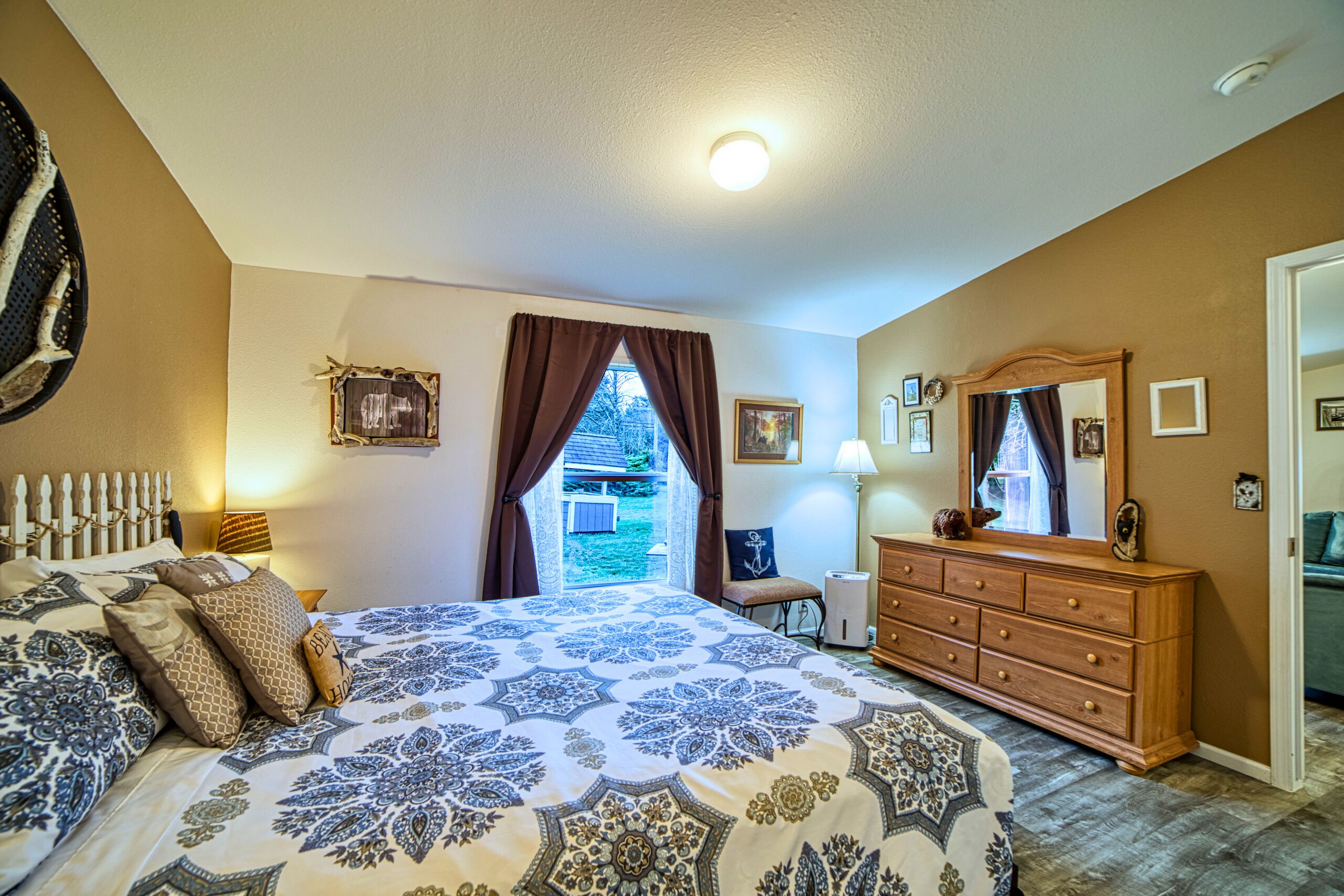 Bandon Bear Cottage - Quaint & Comfortable - Near All Attractions!