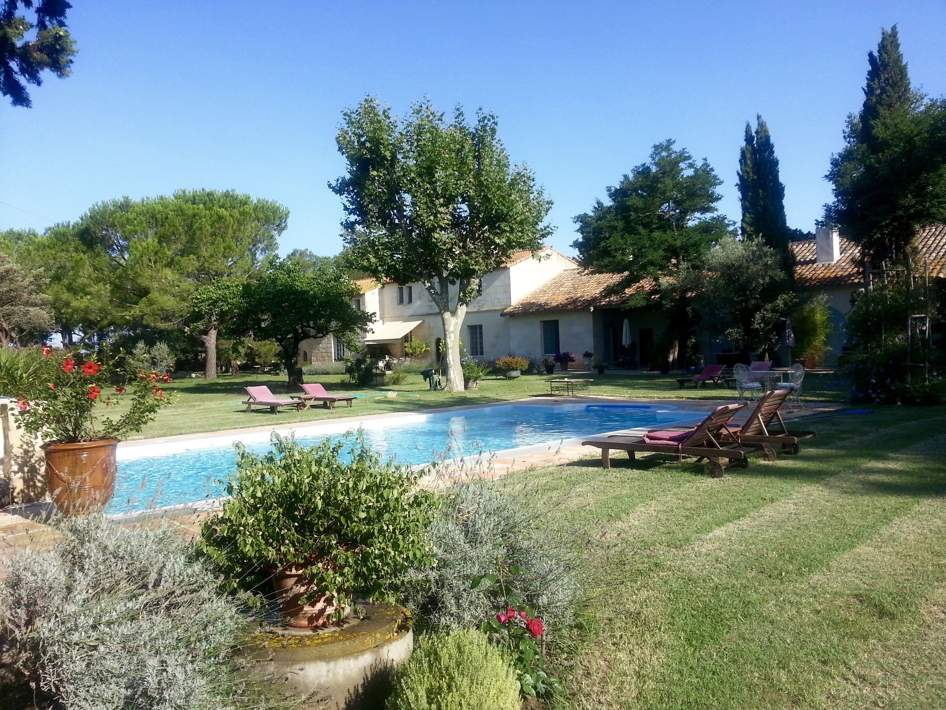 Deluxe Apartment In The National Park, 10 Minutes Drive Away From Arles