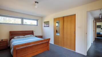 2 Schlafzimmer, Schreibtisch, Bügeleisen/Bügelbrett, kostenloses WLAN