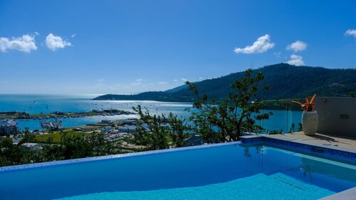 Stunning 3 bedroom holiday home in Airlie Beach