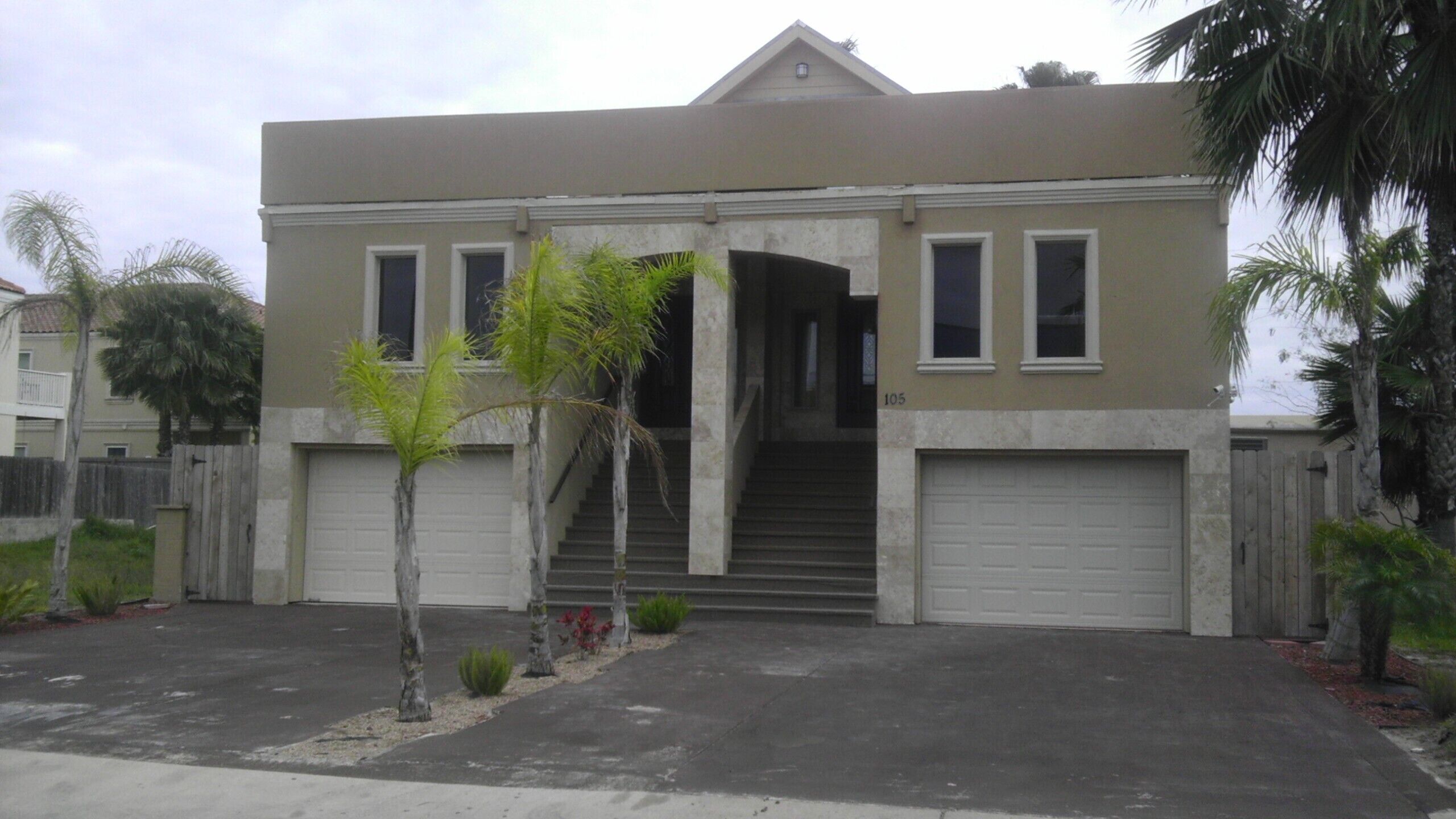 Walk To Beach, Market, Restaurants. WINTER TEXAN ADJUSTMENTS!!!