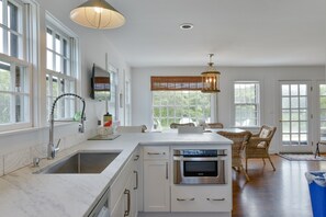 Fridge, microwave, oven, stovetop - HIGH TIDE - Comfy Home W/Pool, High Tide (Nantucket)