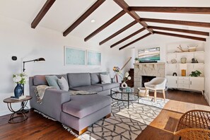 TV, fireplace, DVD player, stereo - Amazing Ocean, Island, and City Views From Contemporary Home! (Santa Barbara)