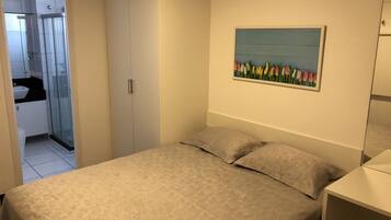 Apartment, Multiple Beds, Non Smoking, Courtyard View | 3 bedrooms, blackout curtains, free WiFi, bed sheets