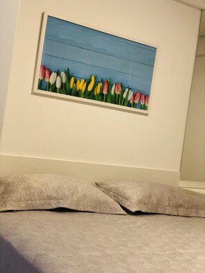 شقة - عدة أسرّة - لغير المدخنين - منظر للفناء | 3 عدّة غرف نوم وستائر تعتيم وواي فاي مجانًا وملاءات أسرّة