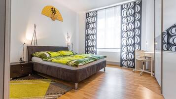 1 bedroom, desk, iron/ironing board, WiFi