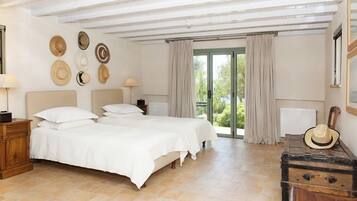 10 bedrooms, Internet, bed sheets