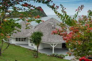 Exterior - Beautiful Apartment on a Quiet Beach (Gros Islet)