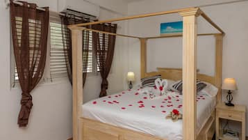 1 chambre, fer et planche à repasser, Wi-Fi gratuit, draps fournis