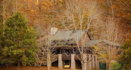 Circle Lodge Pristine Valley (5BR, 3Bath)