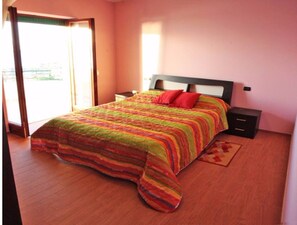 3 bedrooms, iron/ironing board, travel crib, WiFi
