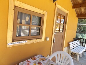 Outdoor dining - wooden House near sea (Quartu Sant'Elena)