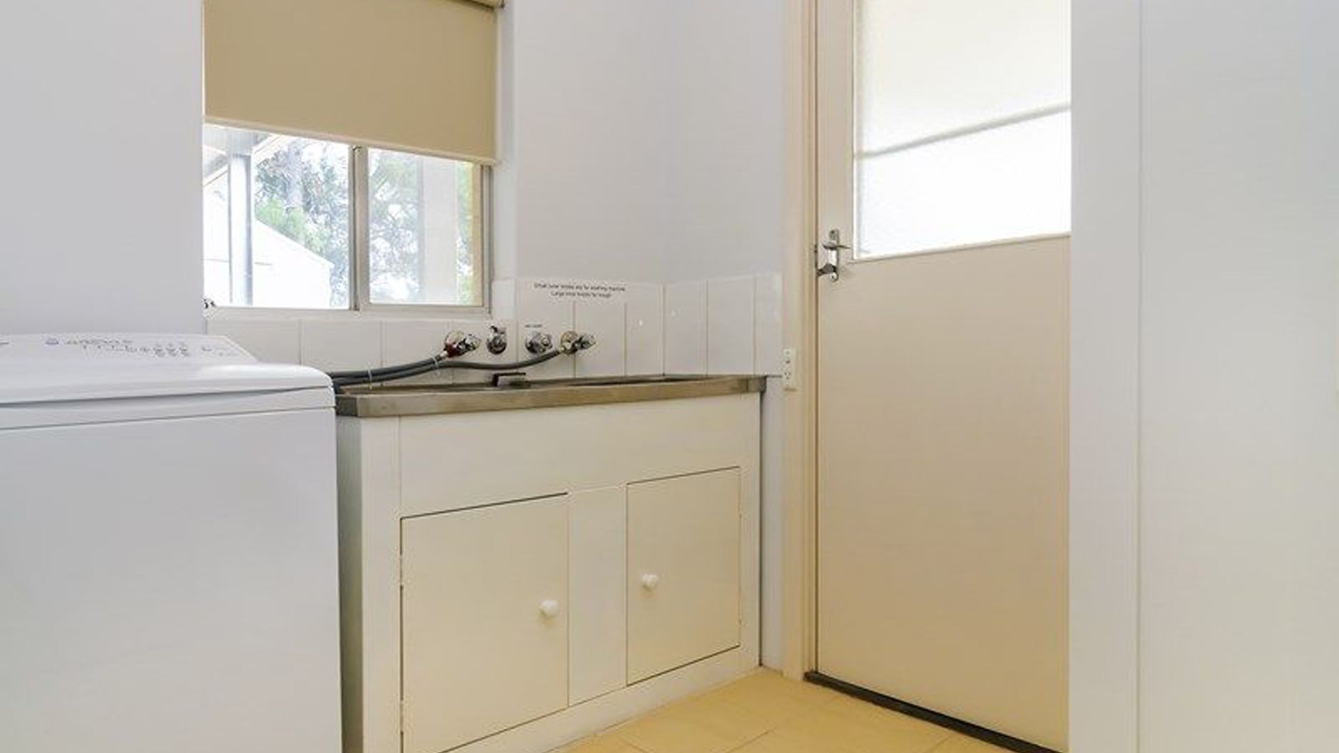 Ten-on-French Barossa getaway — image 2