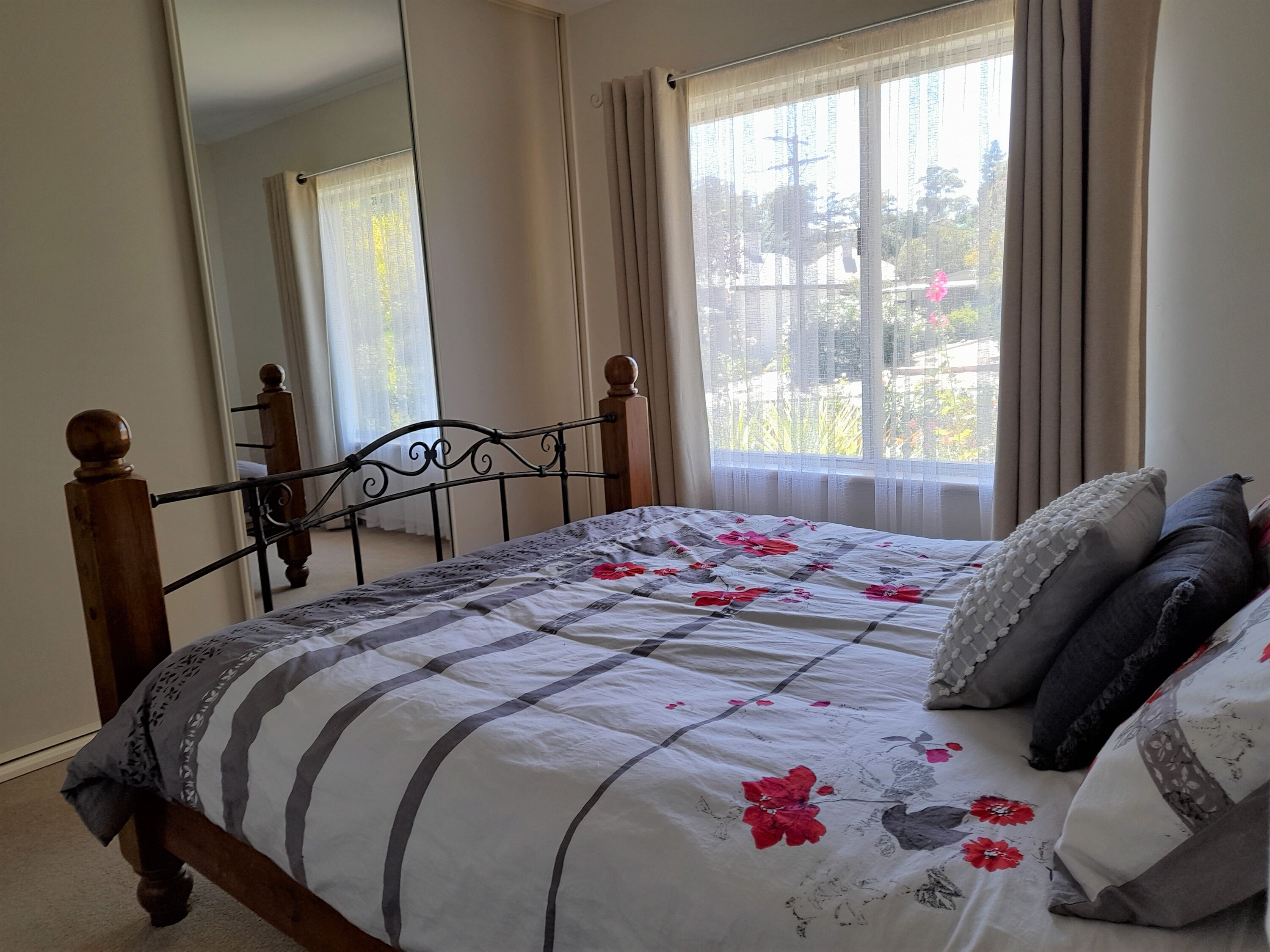 Ten-on-French Barossa getaway — image 7