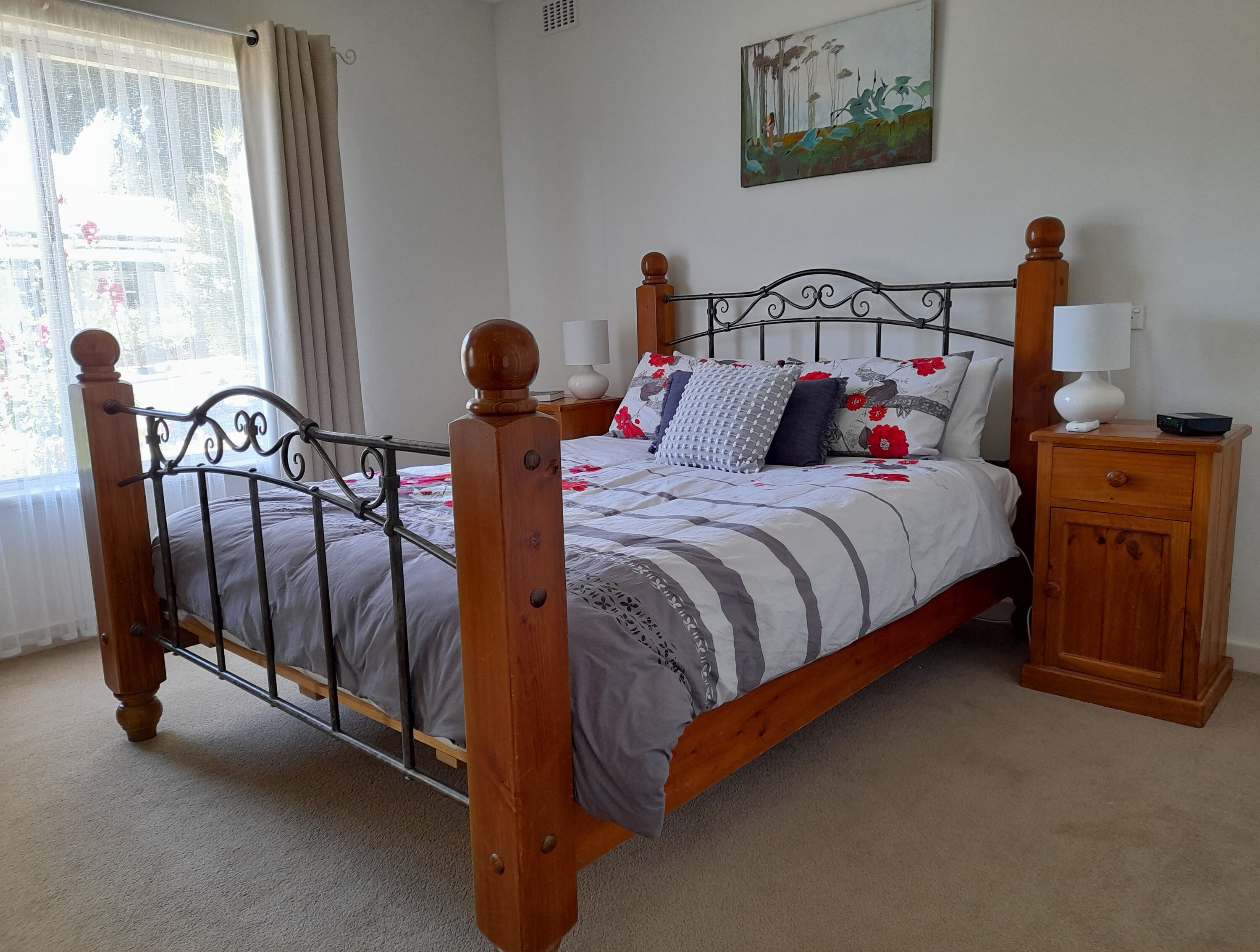 3 makuuhuonetta, silitysrauta/-lauta, ilmainen Wi-Fi, vuodevaatteet