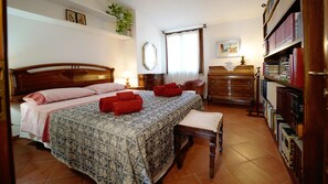 3 chambres, bureau, fer et planche Ă repasser, Wi-Fi gratuit