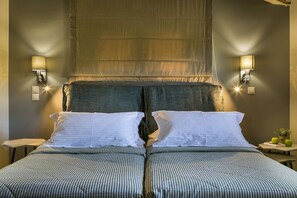 2 chambres, coffres-forts dans les chambres, fer et planche Ă repasser