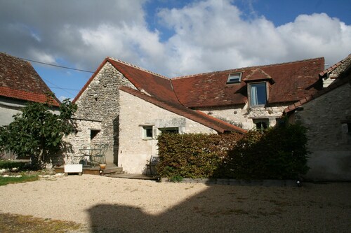 Walnut Lodge, charming holiday Gite in central rural France