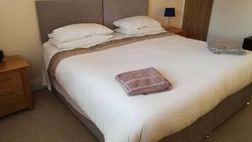 3 bedrooms, WiFi, bed sheets