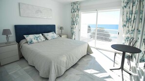 3 slaapkamers, een strijkplank/strijkijzer, gratis wifi, beddengoed