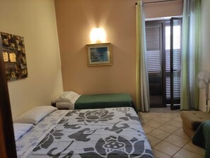 4 chambres, fer et planche à repasser, accès Internet, draps fournis