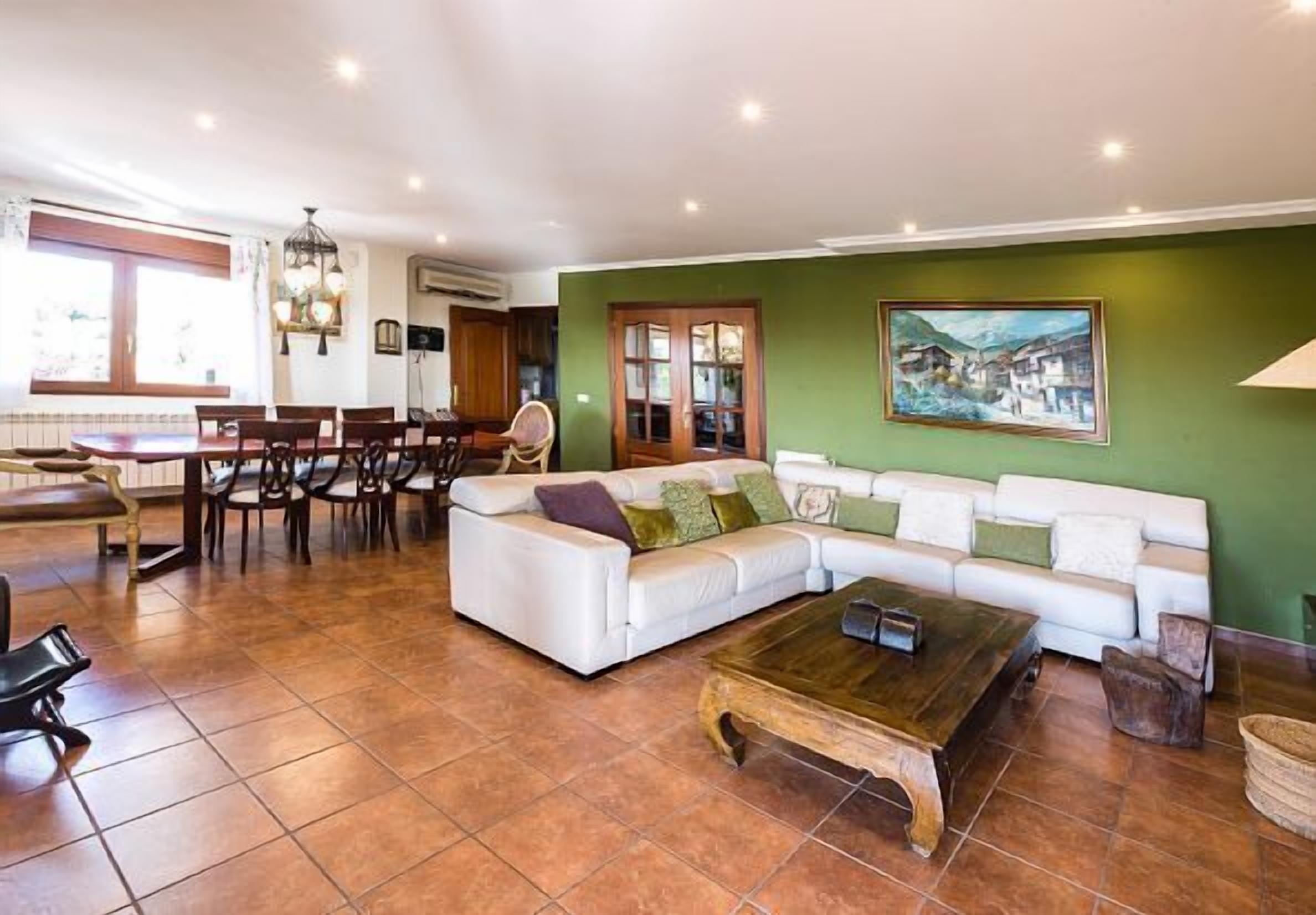 Self catering cottage La Colmena for 16 people
