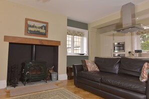 تلفزيون، مشغل دي في دي، كُتُب، ستيريو