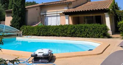 Jolie Maison avec piscine et jardin