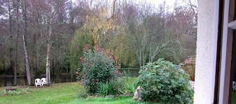 Quiet & ruhig gelegene, 4/5 Bed Gite in zwei Morgen Besitzer mit See geschliffen