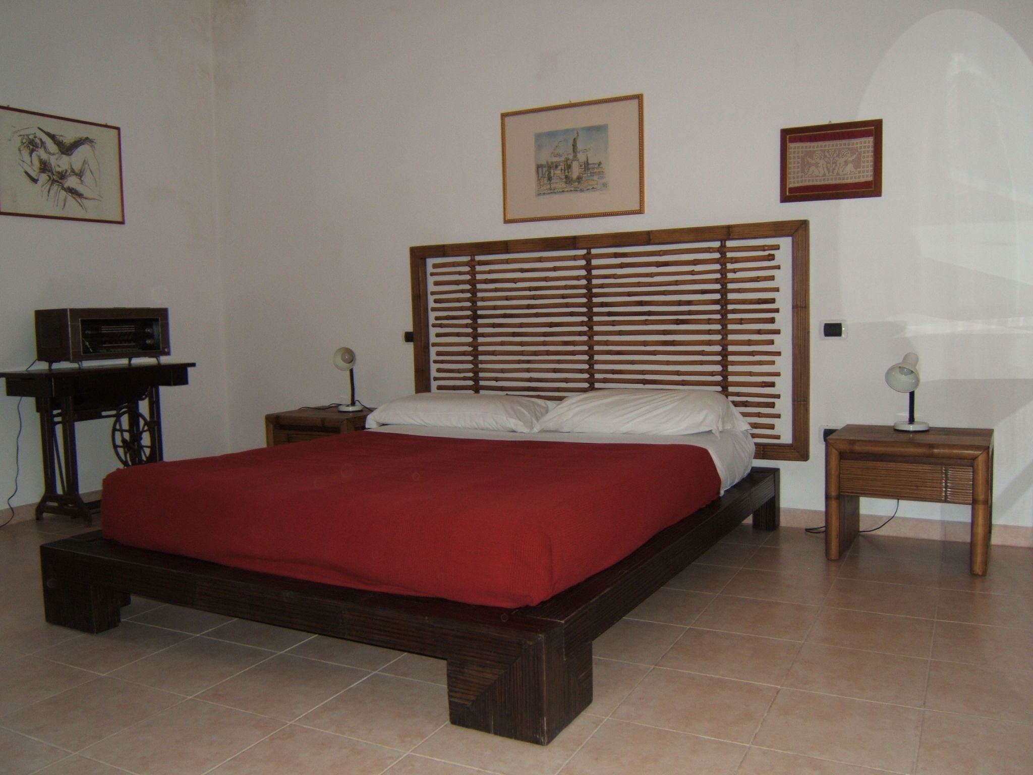 Villa to fifteen hundred meters from the sea situated on a panoramic hill