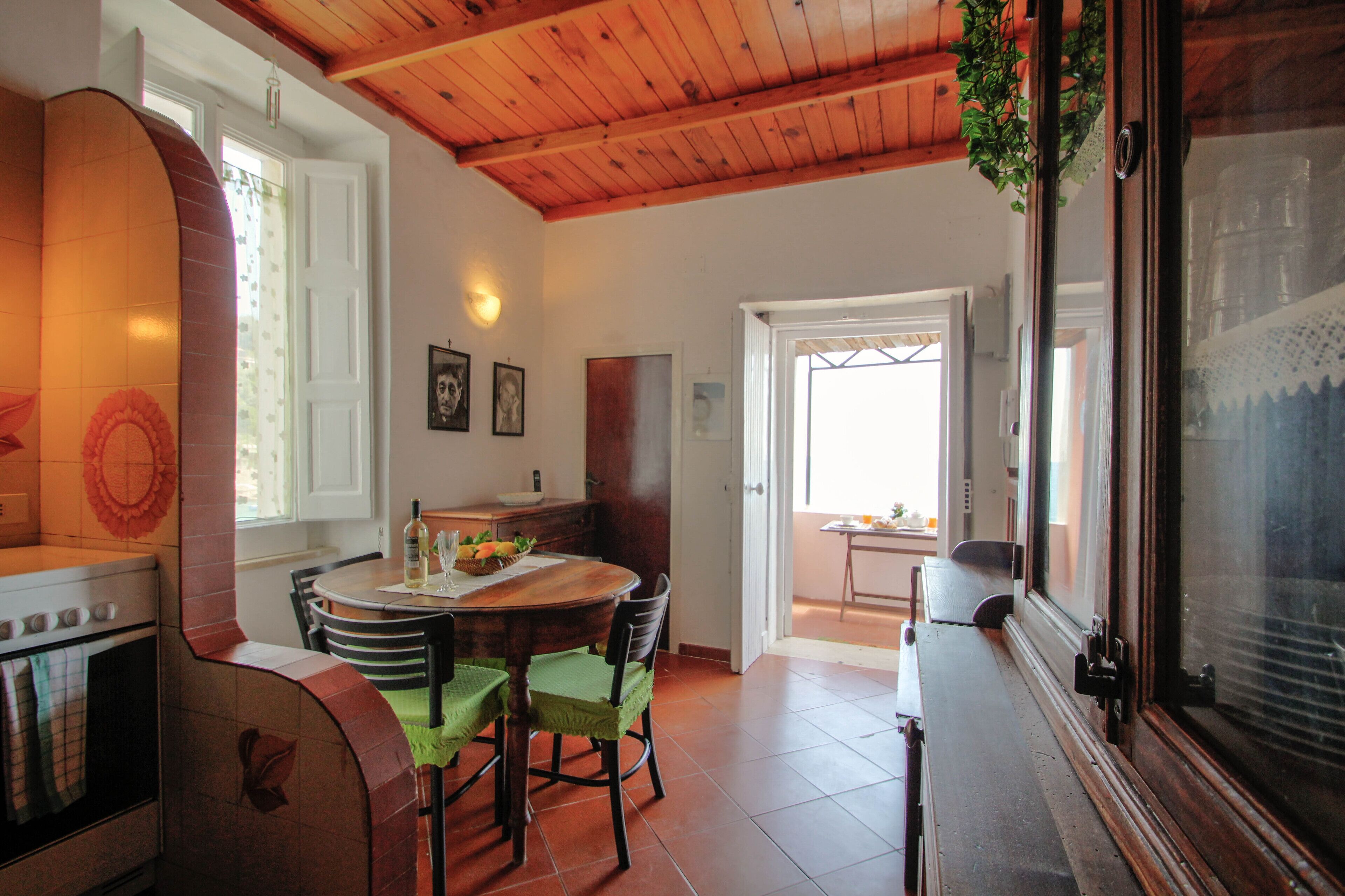 冷蔵庫、電子レンジ、コンロ、コーヒー / ティーメーカー