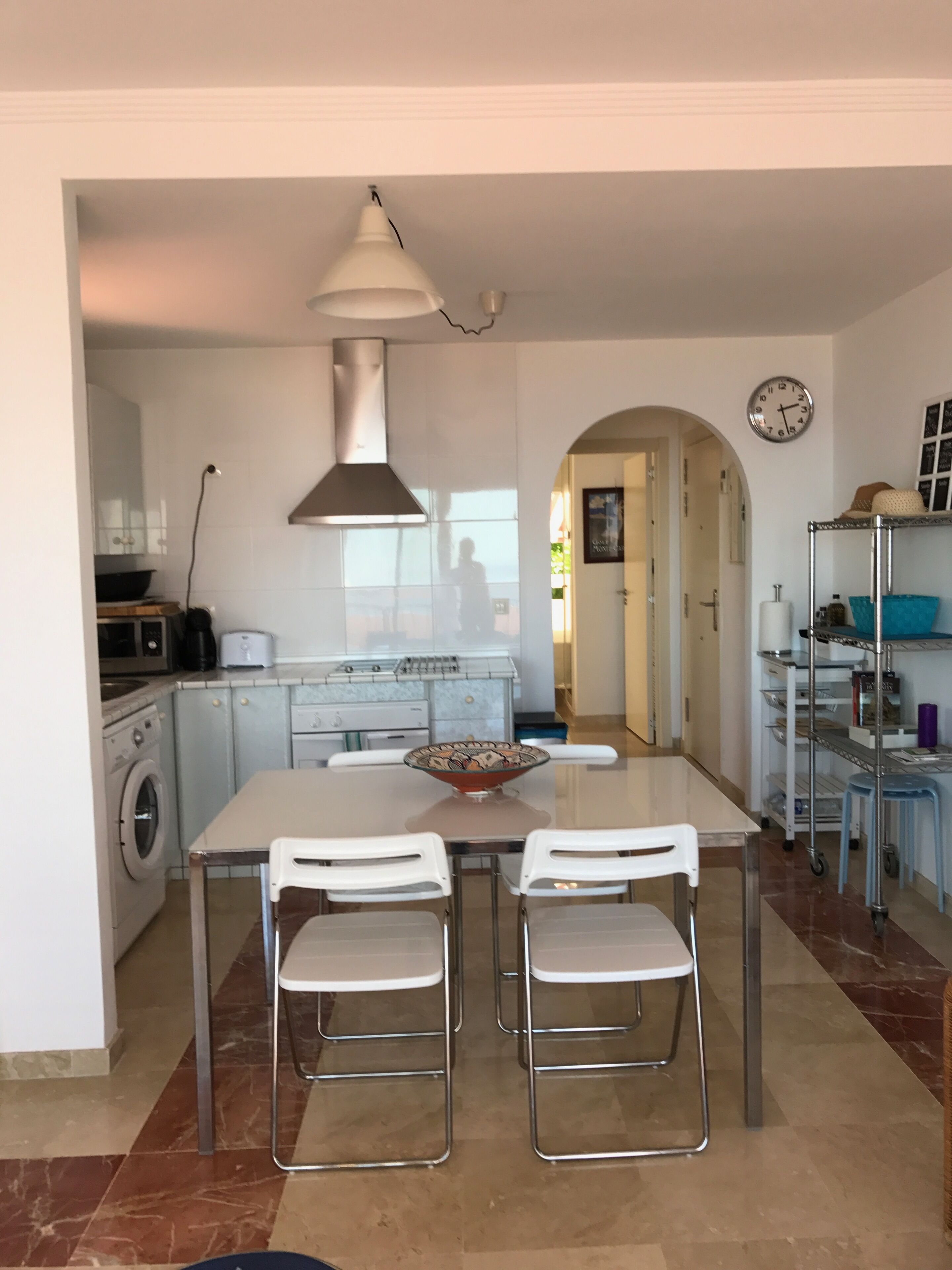 Spectacular views and terrace, brand new apartment, excellent qualities.