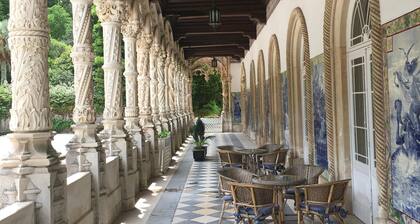 Tyylikäs majoitus, josta on upeat näkymät, oma uima-allas, viinitarha