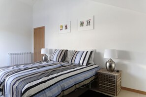 2 habitaciones, tabla de planchar con plancha y wifi gratis 