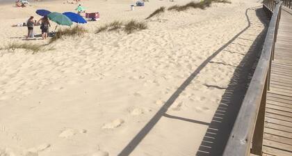 Stylish accommodation with stunning views, private pool, vineyard