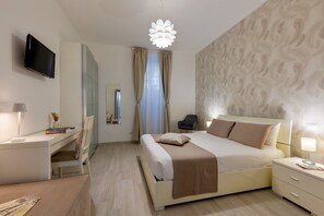 2 bedrooms, in-room safe, desk, soundproofing - *FLAT WITH PRIVATE PATIO* Inn White Rome (Roma)