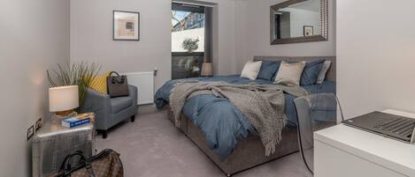 2 bedrooms, desk, iron/ironing board, free WiFi