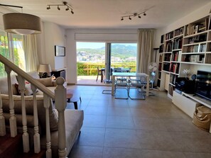 TV, DVD player - P2131- FANTASTIC VIEWS, AIR CONDITIONING, POOL AND WIFI (Sant Feliu de Guixols)