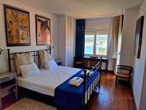 3 makuuhuonetta, silitysrauta/-lauta, internet