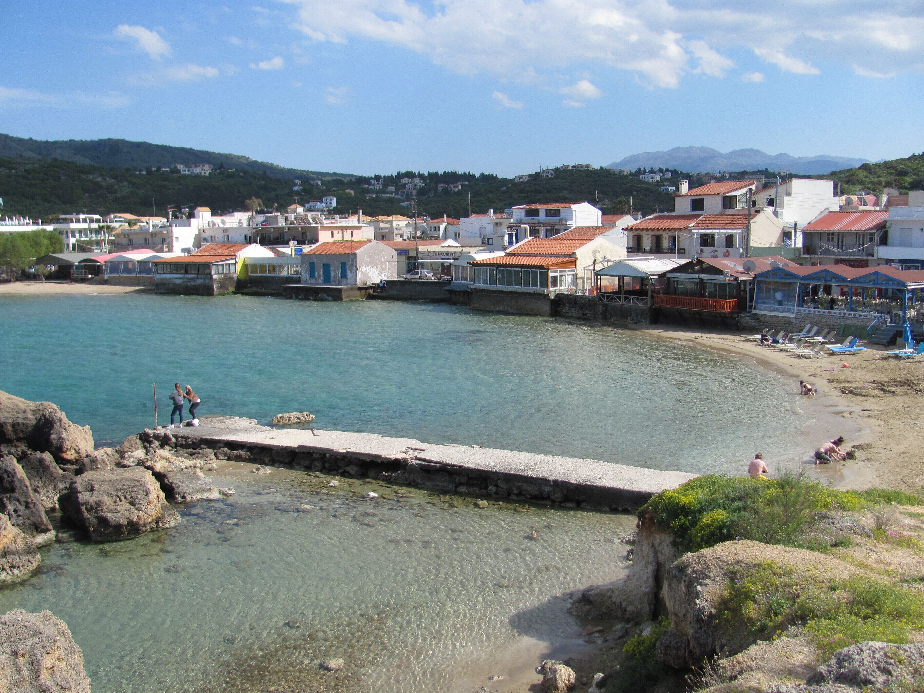 在海灘附近、躺椅