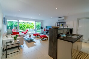 TV - Villa Yellow Tail (1 bedroom) (Saint Barthélemy)