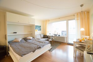 Iron/ironing board, free WiFi, bed sheets