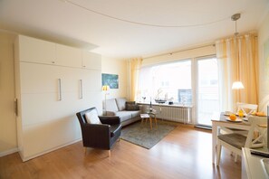TV, DVD player, books, video library