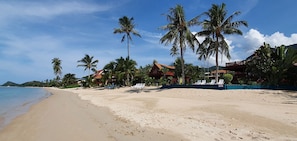On the beach, beach towels - Thai Style Beachfront 3 bed Villa with Pool (Koh Samui)