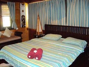 3 bedrooms, in-room safe, iron/ironing board, free WiFi - Thai Style Beachfront 3 bed Villa with Pool (Koh Samui)