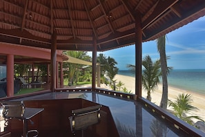 Property grounds - Thai Style Beachfront 3 bed Villa with Pool (Koh Samui)